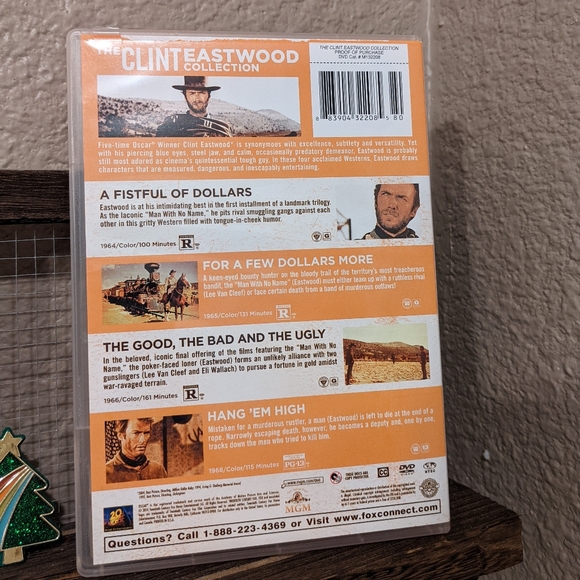 Clint Eastwood 🍿 - Picture 2 of 2